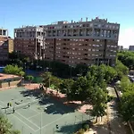 Artes Y Ciencias + Garaje + Netflix Apartmán