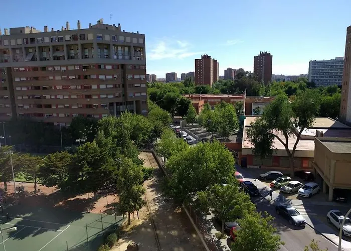 Artes Y Ciencias + Garaje + Netflix Appartement