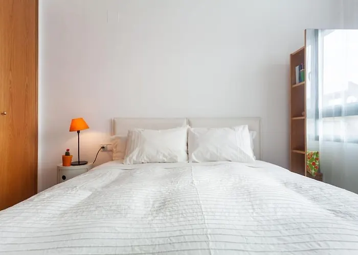 Artes Y Ciencias + Garaje + Netflix Appartement