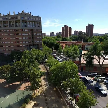 Artes Y Ciencias + Garaje + Netflix Appartamento